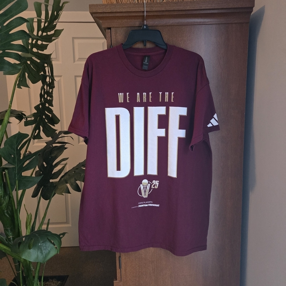 Gildan Cleveland Cavaliers Xl Burgundy Graphic Tee From 2025 Playoffs